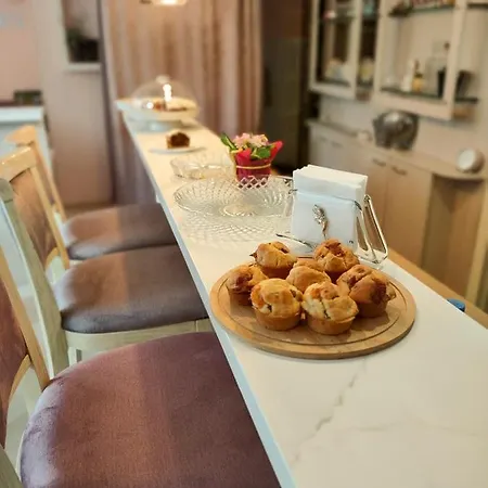 акрополис Хотел 2*