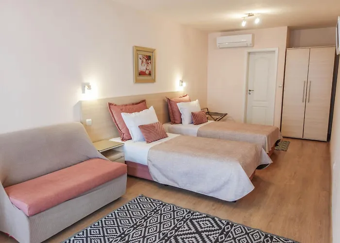 Хотел акрополис 2*